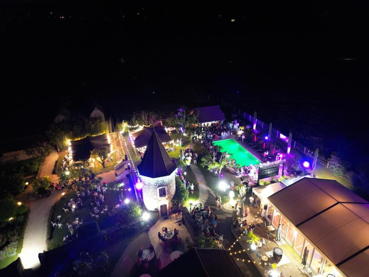 ホテル Domaine De Suzel Vignieu エクステリア 写真